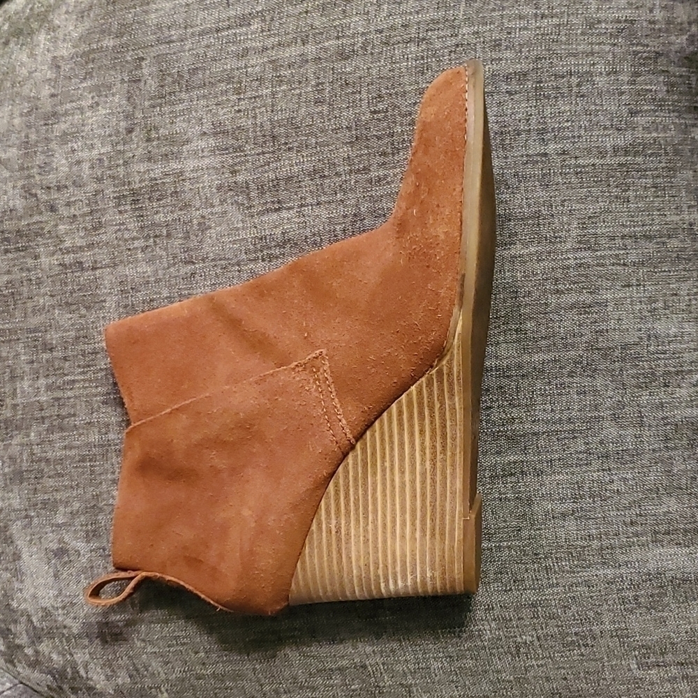 LUCKY BRAND Yoniana SUEDE BOOTIES - Picture 5 of 5
